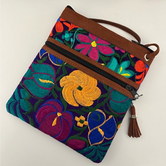 Handmade Guatemalan Crossbody bags - Picture 5 of 6